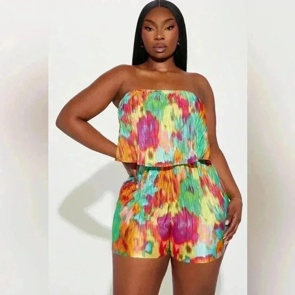 Fashion Nova Yesenia Plisse Strapless Flounce Stretch Romper Size 1X NWT - Picture 5 of 14